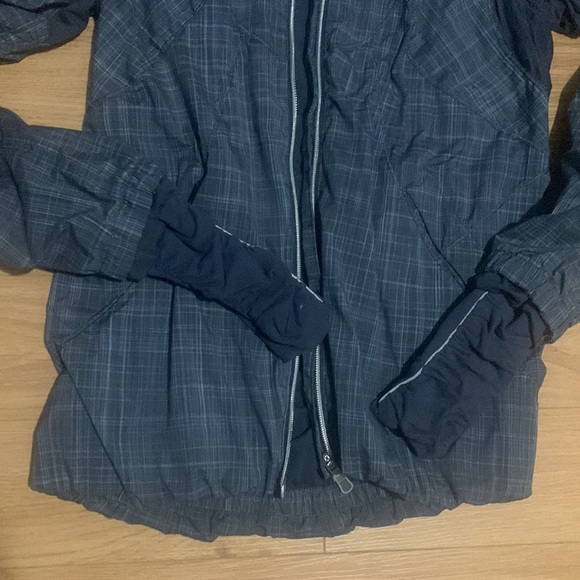 Size four lululemon spring jacket - Picture 2 of 7